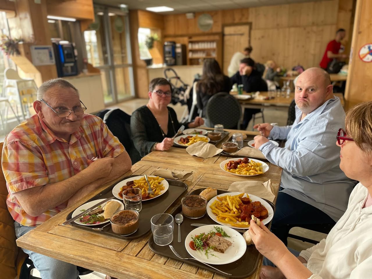 You are currently viewing Journée à Biotropica pour le Foyer La Licorne